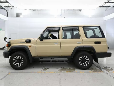 Toyota LAND CRUISER 70