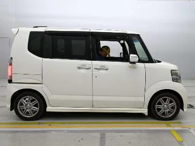 Honda N BOX CUSTOM