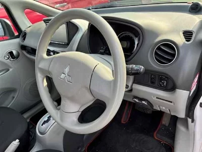 Mitsubishi i
