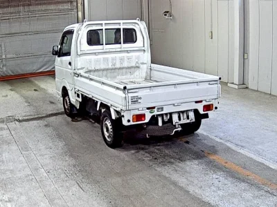 Nissan NT100 Clipper