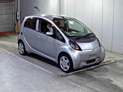 Mitsubishi i