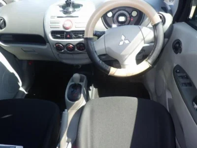 Mitsubishi i