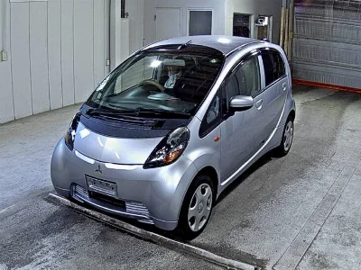 Mitsubishi i