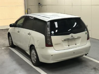 Mitsubishi GRANDIS