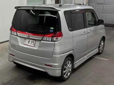 Mitsubishi Delica D:2