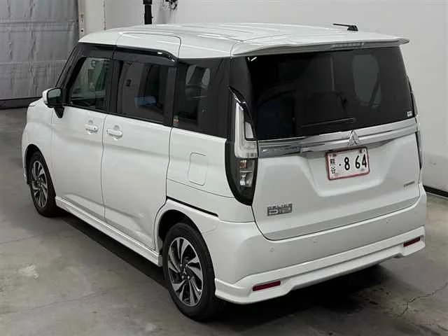 Mitsubishi Delica D:2  с аукциона в Японии