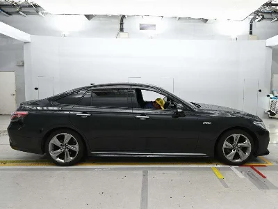 Toyota CROWN HYBRID