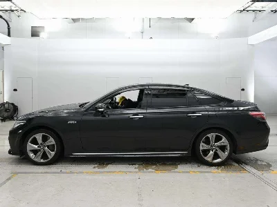 Toyota CROWN HYBRID