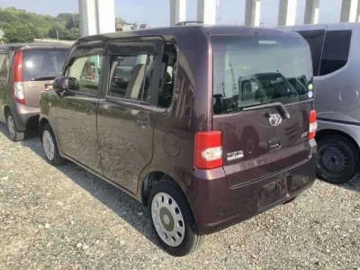 Toyota Pixis Space