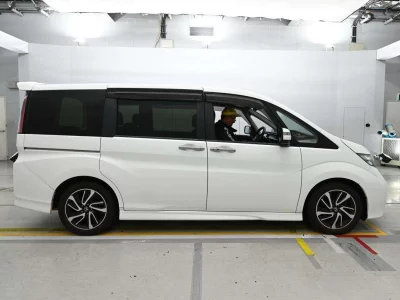 Honda STEPWGN SPADA