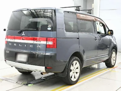 Mitsubishi DELICA D5