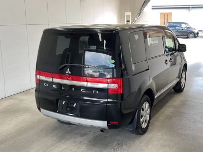 Mitsubishi DELICA D5