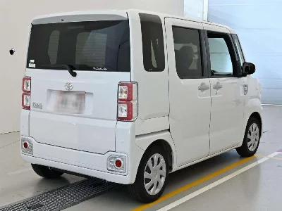 Toyota Pixis Mega