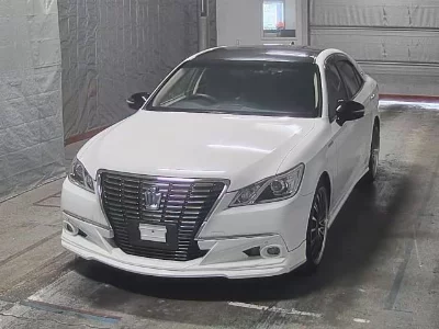Toyota CROWN HYBRID