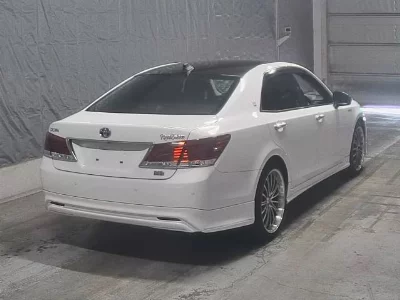 Toyota CROWN HYBRID