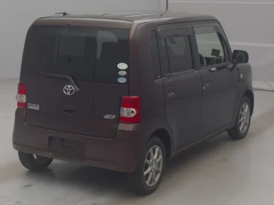 Toyota Pixis Space