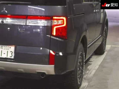 Mitsubishi DELICA D5