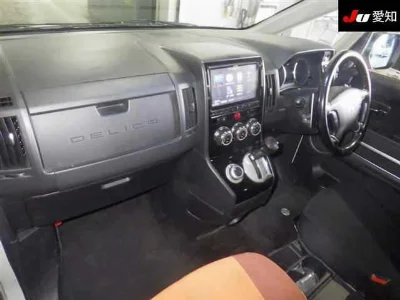 Mitsubishi DELICA D5