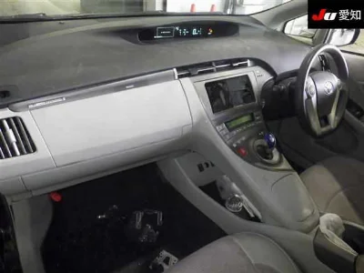 Toyota Prius PHV