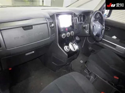 Mitsubishi DELICA D5