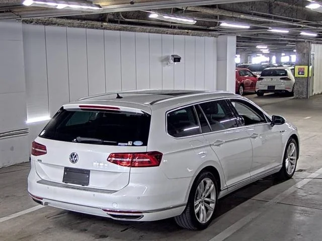 Volkswagen PASSAT GTE  с аукциона в Японии