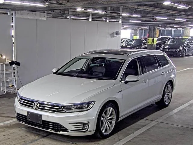 Volkswagen PASSAT GTE  с аукциона в Японии