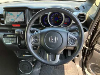Honda N-Box Slash