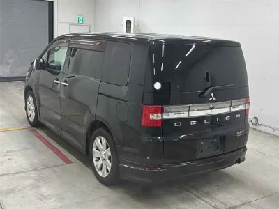 Mitsubishi DELICA D5