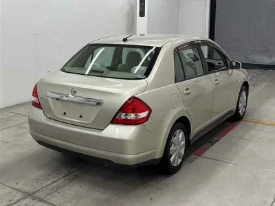 Nissan Tiida Latio