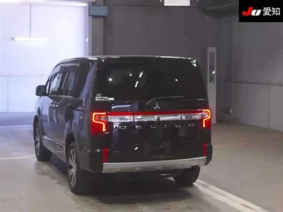 Mitsubishi DELICA D5
