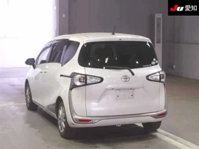 Toyota Sienta