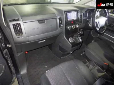 Mitsubishi DELICA D5