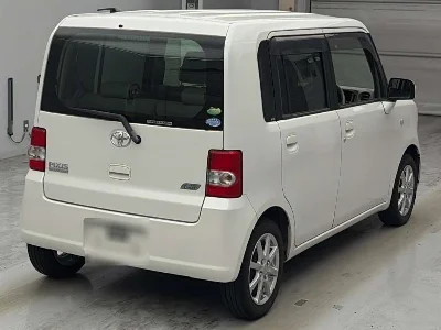 Toyota Pixis Space