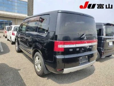 Mitsubishi DELICA D5