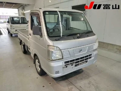 Nissan NT100 Clipper