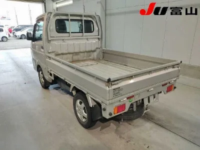 Nissan NT100 Clipper