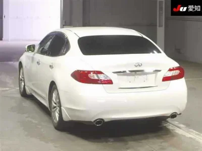 NISSAN FUGA