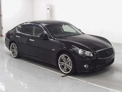 NISSAN FUGA