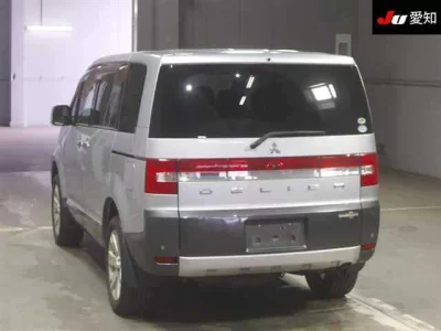 Mitsubishi DELICA D5