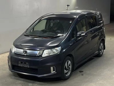 Honda FREED SPIKE HYBRID