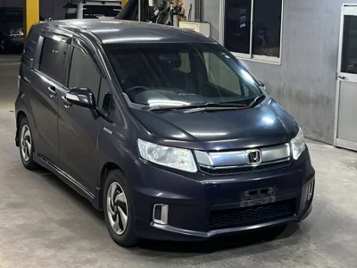 Honda FREED SPIKE HYBRID