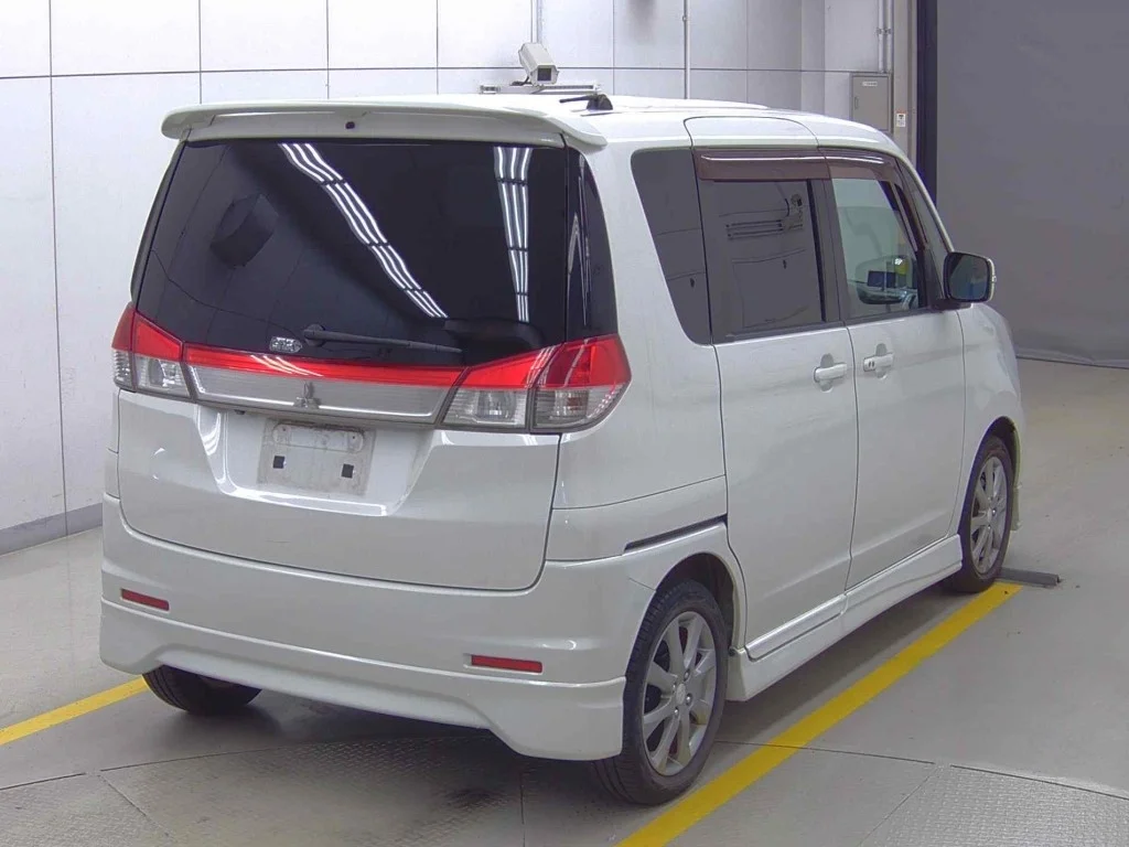 Mitsubishi Delica D:2  с аукциона в Японии