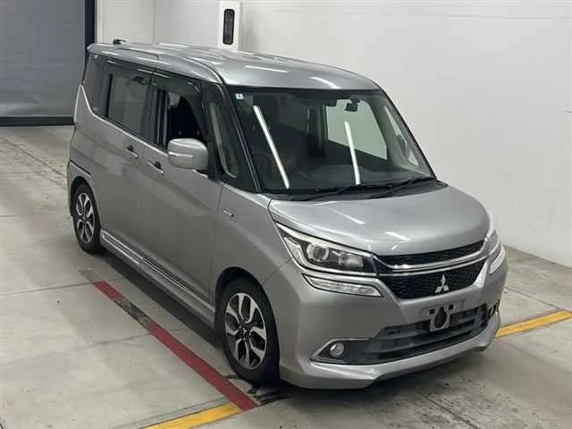 Mitsubishi Delica D:2  с аукциона в Японии