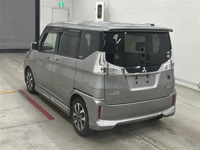 Mitsubishi Delica D:2  с аукциона в Японии