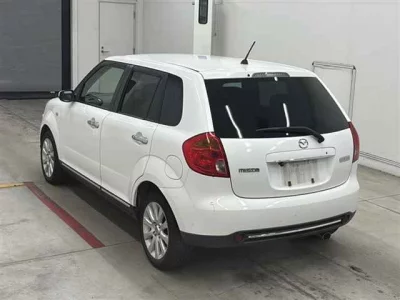 Mazda Verisa