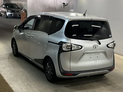Toyota Sienta