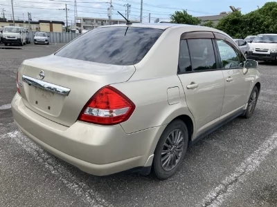 Nissan Tiida Latio