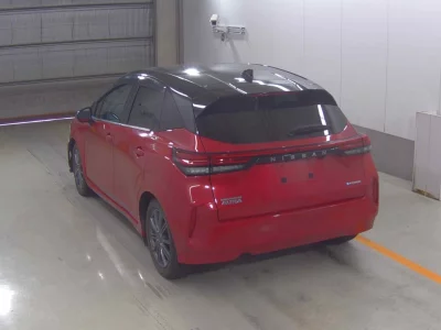 Nissan Aura