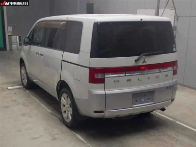 Mitsubishi DELICA D5