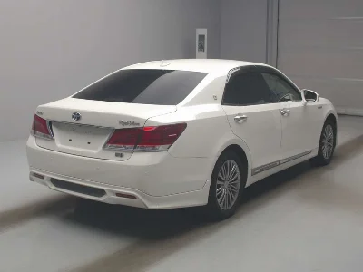 Toyota CROWN HYBRID